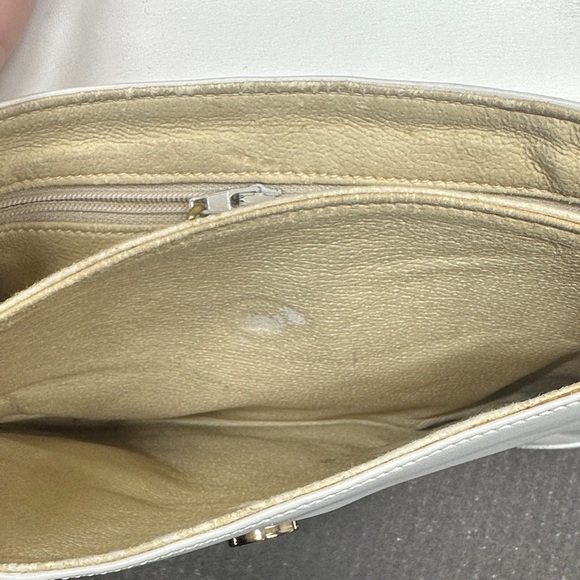 Gucci Purse Shoulder Bag Italian Leather Square White Gold Vintage With Dustbag - Picture 14 of 17